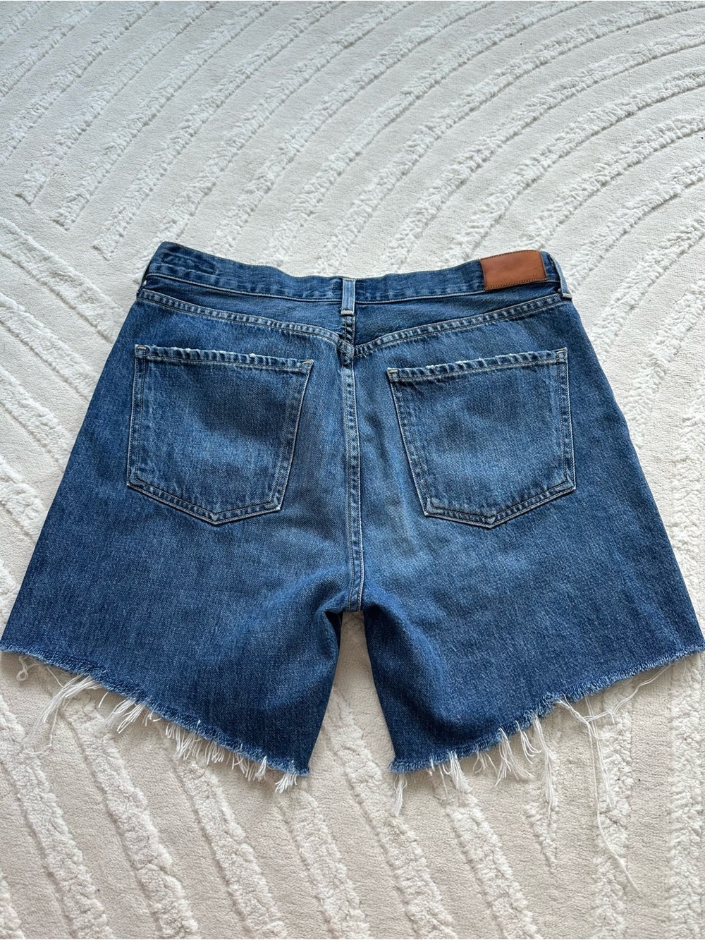 Citizens of Humanity | Bailey Loose Fit Shorts - Picture 8 of 9